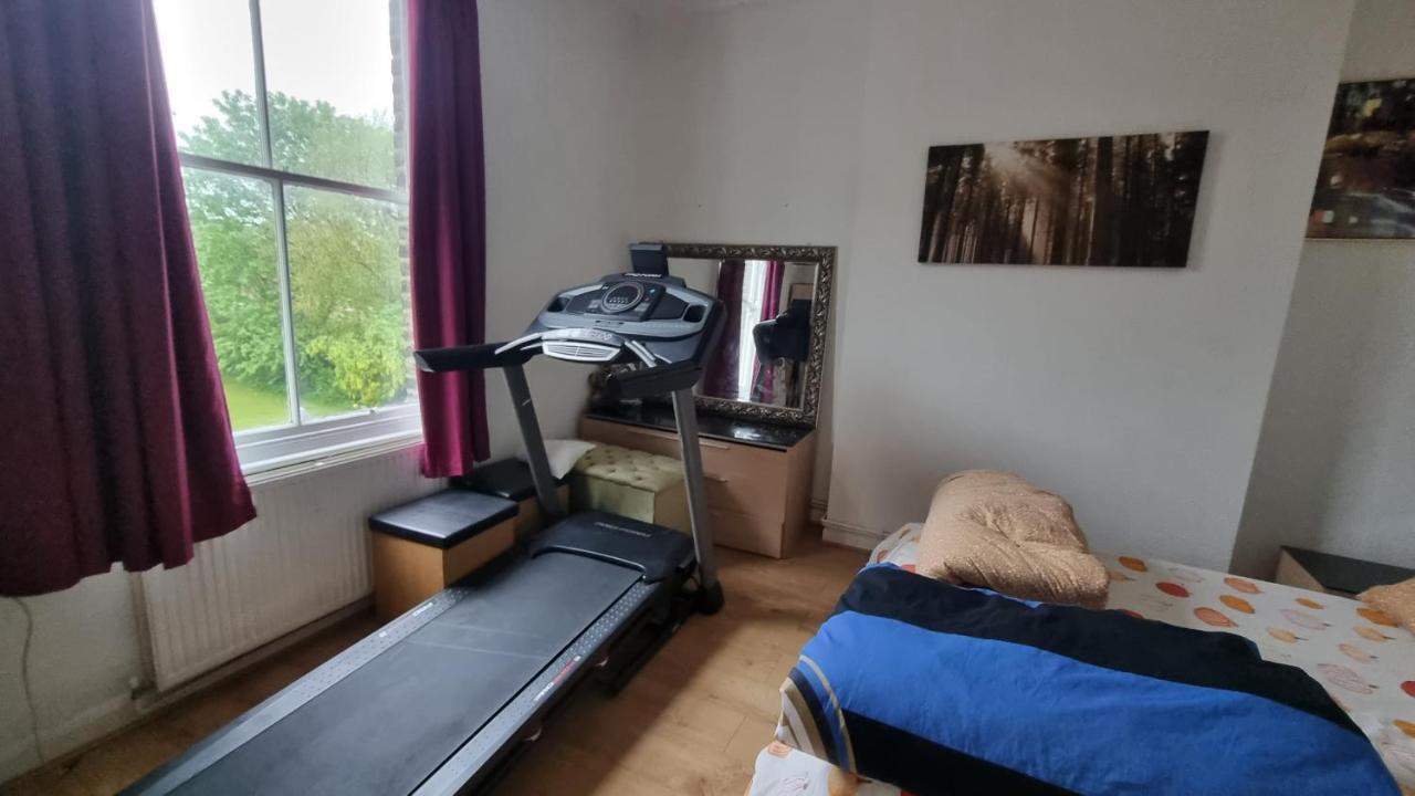 Extra Large One Bedroom Flat With Parking Londres Exterior foto